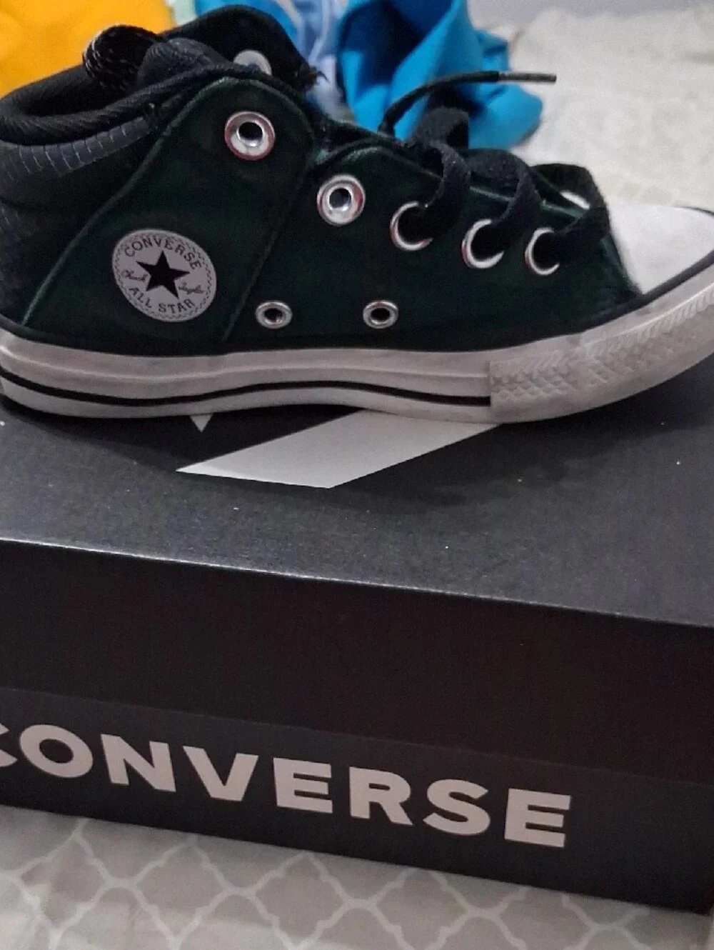 Converse Kids Low-Top Sneakers in Dark Green and Black